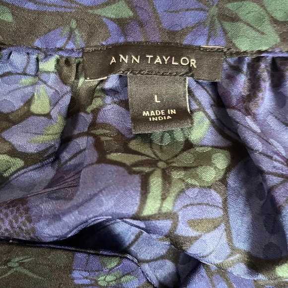 Ann Taylor Women’s Blue Floral Puff Sleeve Keyhole Blouse Top Large - Picture 4 of 9